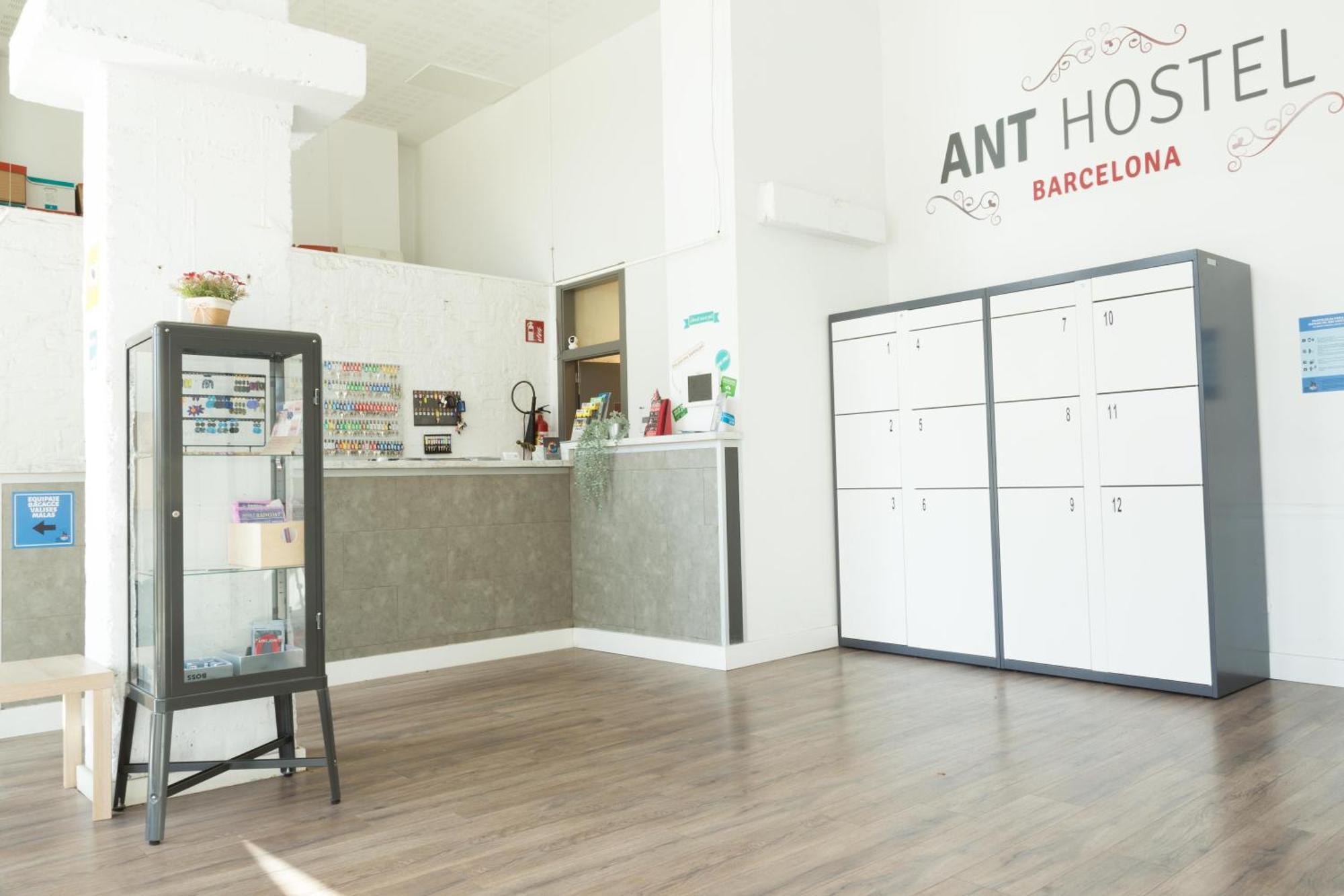 Ant Hostel Barcelona Exterior foto